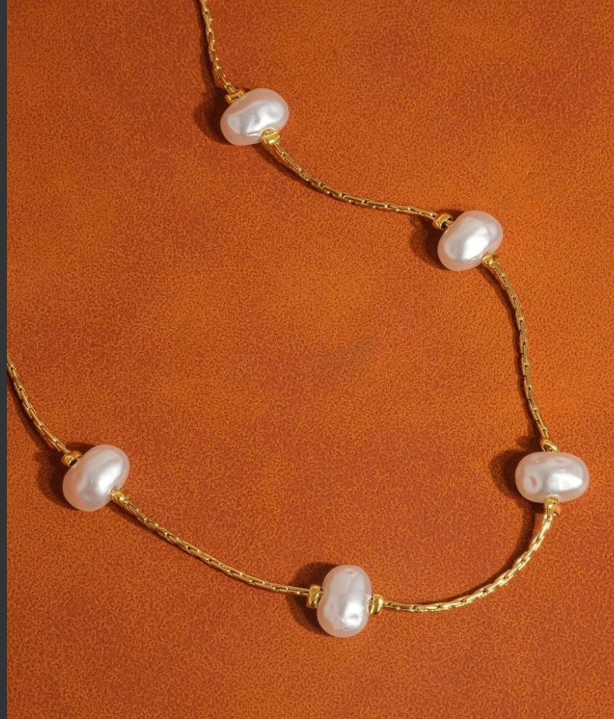 18K gold-plated Tie-the-Knot Pearl Necklace